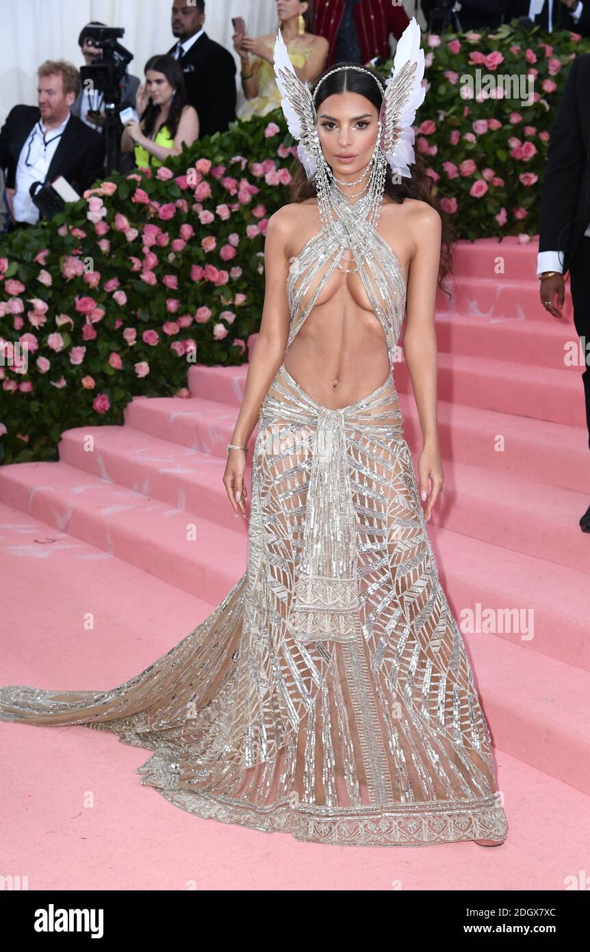 Emily Ratajkowski beim Metropolitan Museum of Art Costume Institute Benefit Gala 2019 in New York, USA.Bildnachweis sollte lesen: Doug Peters/EMPICS Stockfoto