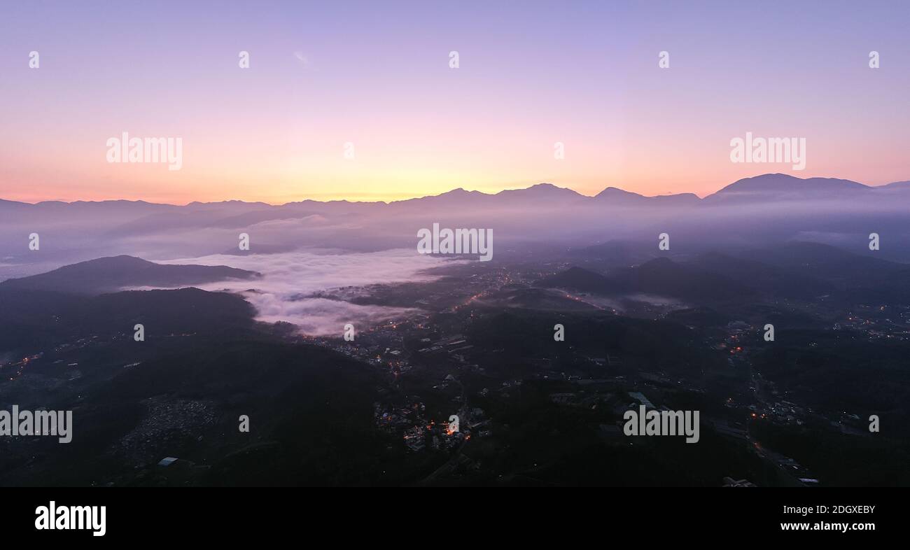 Panorama-Landschaft des Dorfes Stockfoto