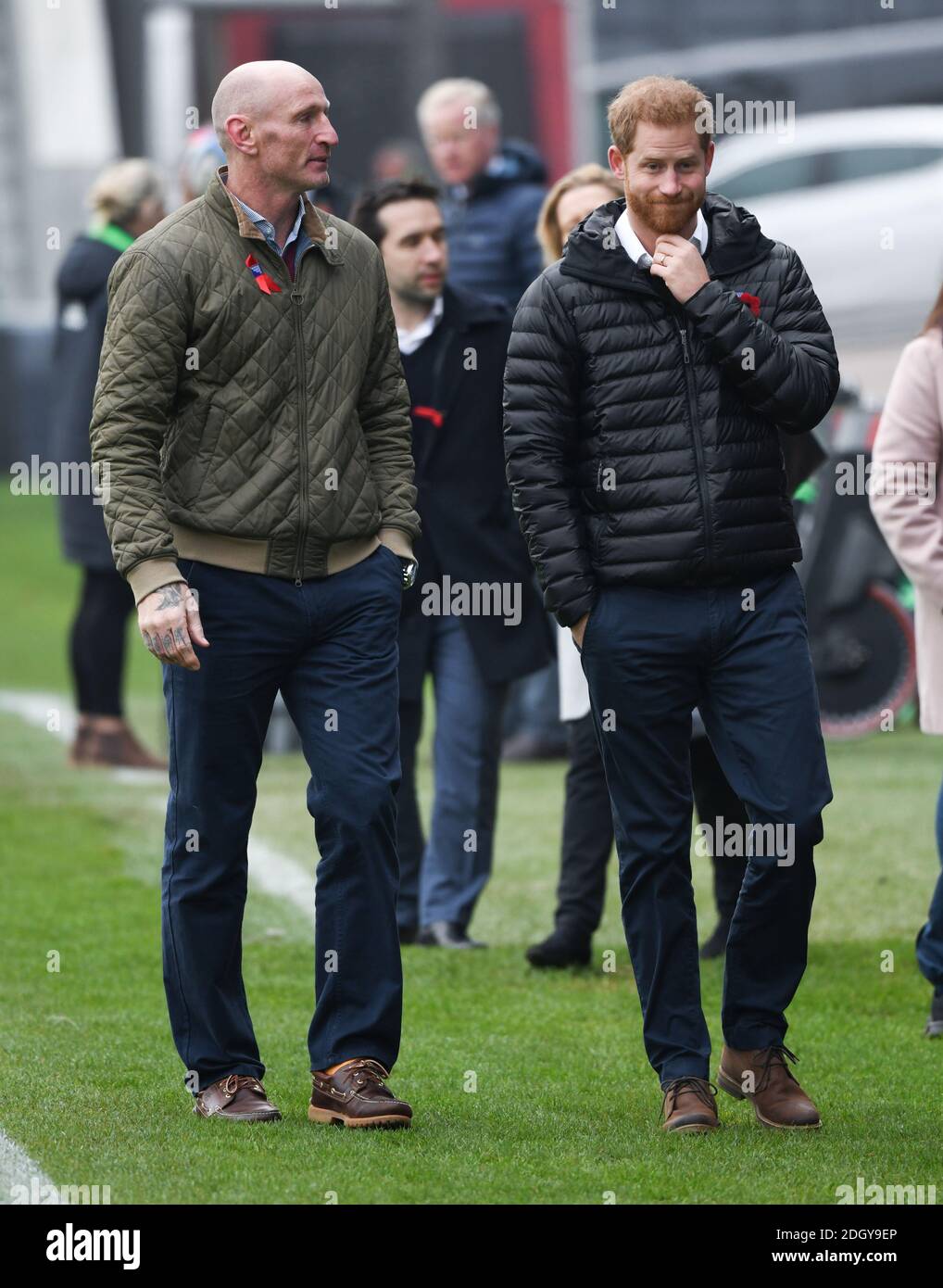 Der Duke of Sussex nimmt an einer Terrence Higgins Trust Veranstaltung mit dem ehemaligen Wales Rugby-Kapitän Gareth Thomas im Vorfeld der National HIV Testing Week im Twickenham Stoop Teil, der Heimat des Premiership Rugby Clubs Harlequins. Bildnachweis sollte lauten: Doug Peters/EMPICS Stockfoto