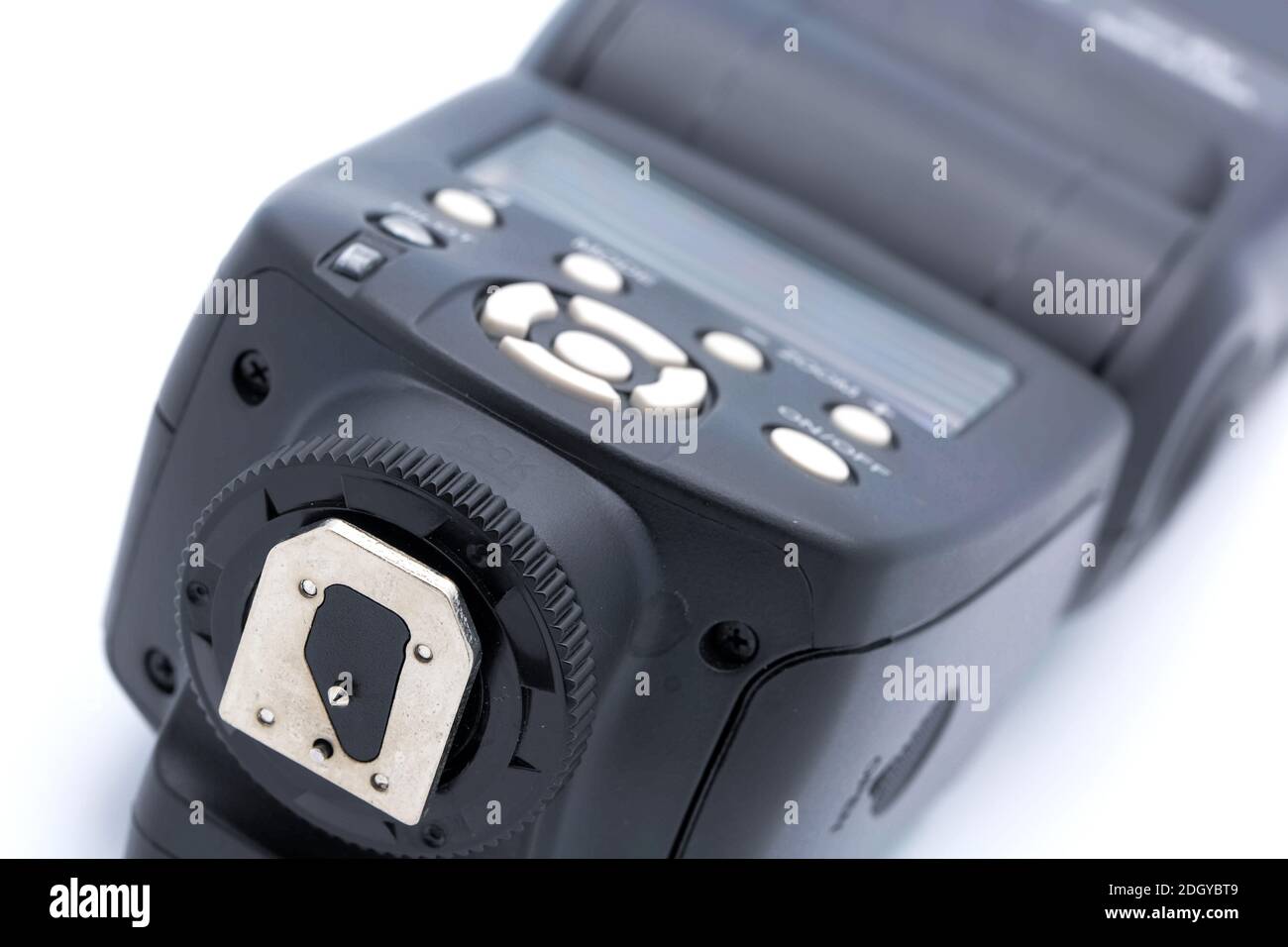 Nahaufnahme des Kamerakobra-Blitzes isoliert auf weißem Hintergrund Stockfoto