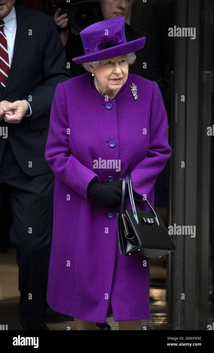 Die Königin besucht die Royal National ENT und Eastman Dental Hospitals in London. Bildnachweis sollte lauten: Doug Peters/EMPICS Stockfoto