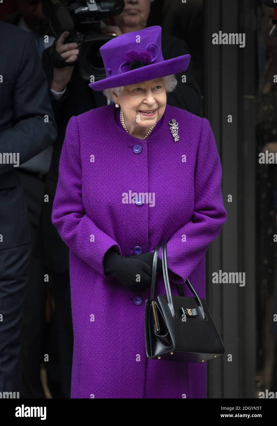 Die Königin besucht die Royal National ENT und Eastman Dental Hospitals in London. Bildnachweis sollte lauten: Doug Peters/EMPICS Stockfoto