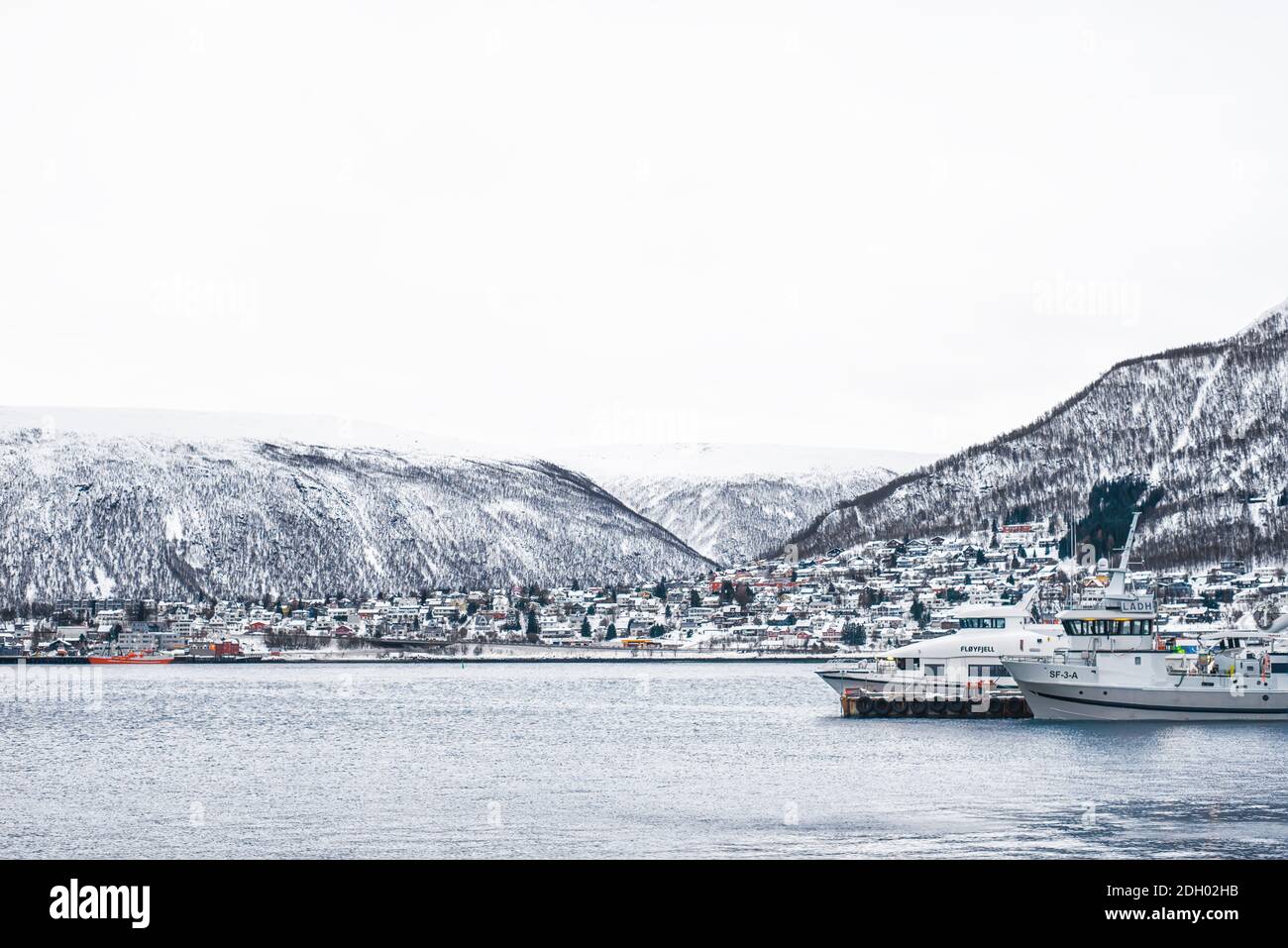 Tromso im Norden Norwegens unter tiefem Schnee Stockfoto