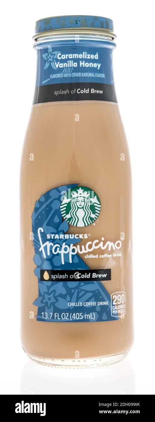 Winneconne, WI – 6. Dezember 2020: Eine Flasche Starbucks frappuccino-Kaffeegetränk in karamellisiertem Vanillehonig-Geschmack auf einem isolierten Hintergrund. Stockfoto