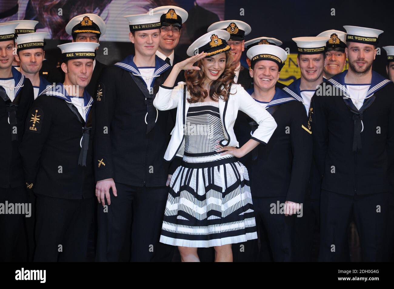 Kelly Brook eröffnet die London Boat Show im Excel in London, danach besuchte sie kurz die HMS Westminster im Zentrum Londons. Stockfoto