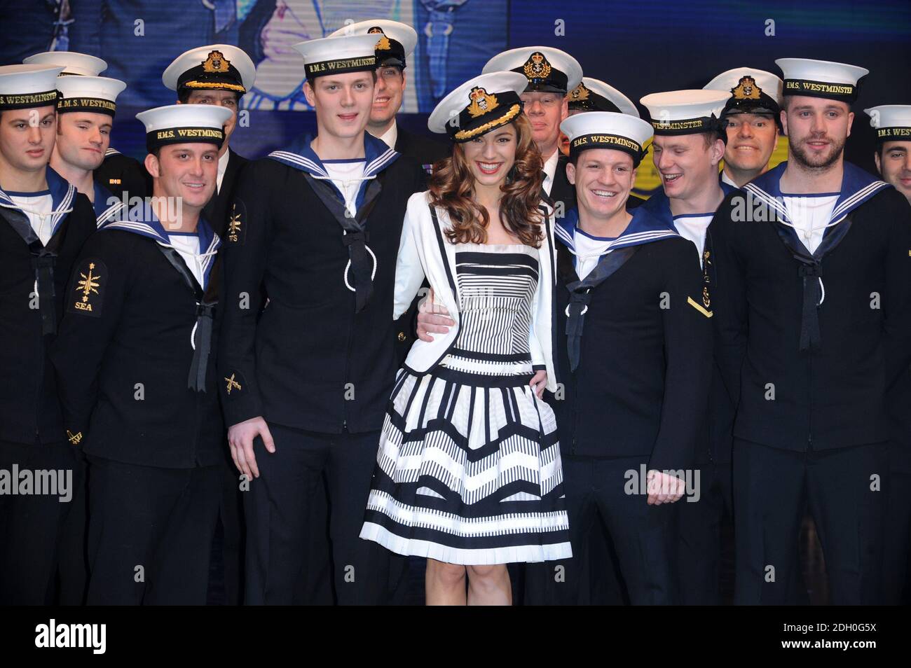 Kelly Brook eröffnet die London Boat Show im Excel in London, danach besuchte sie kurz die HMS Westminster im Zentrum Londons. Stockfoto