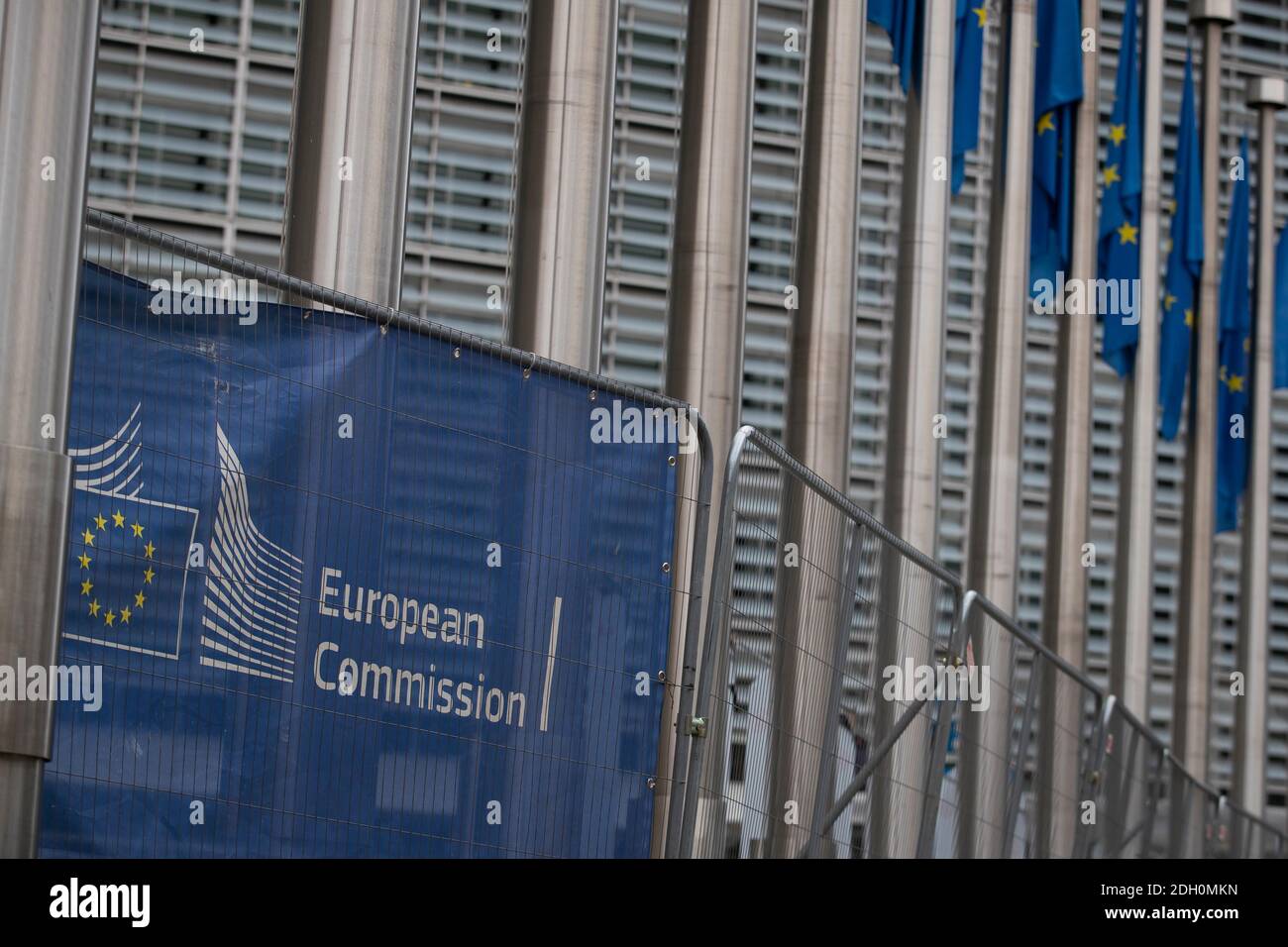 Blick auf das Berlaymont-Gebäude, das Hauptquartier der Europäischen Kommission in Brüssel. Stockfoto