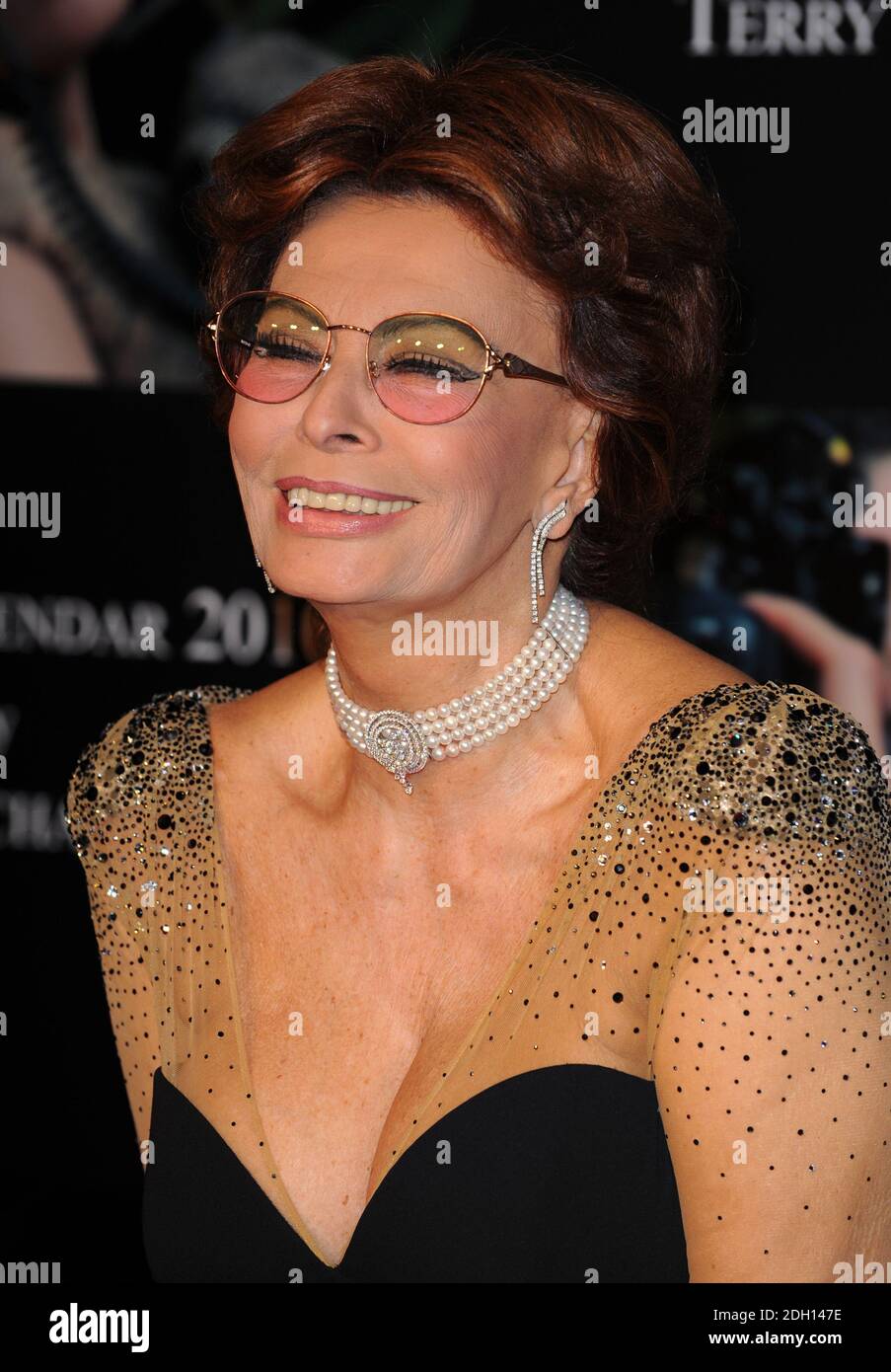 Sophia Loren kommt auf der Pirelli 2010 Calender Launch Party im Old