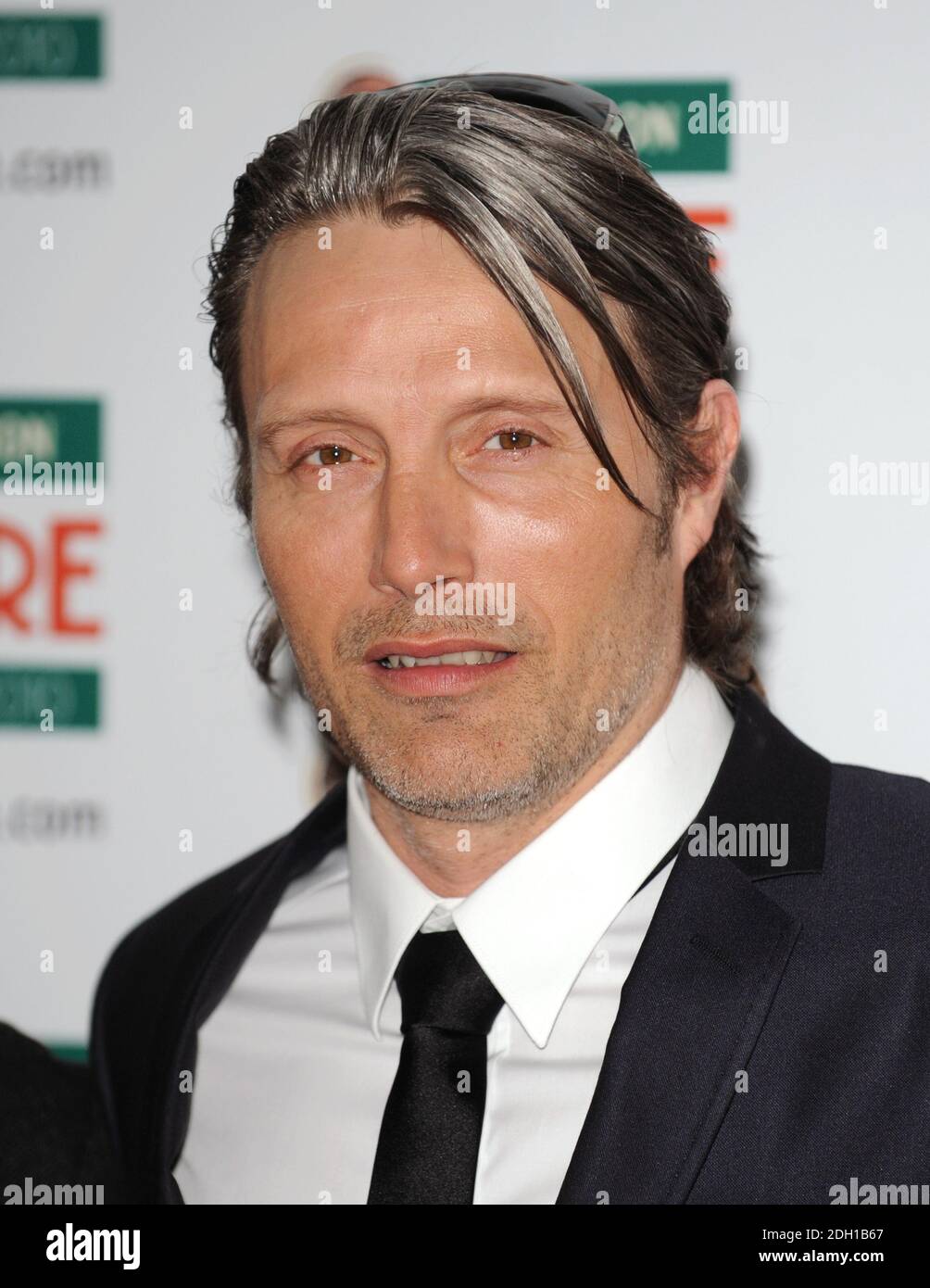 Mads Mikkelsen bei der Ankunft bei den Empire Film Awards 2010 im Grosvenor House Hotel an der Park Lane, London. Stockfoto