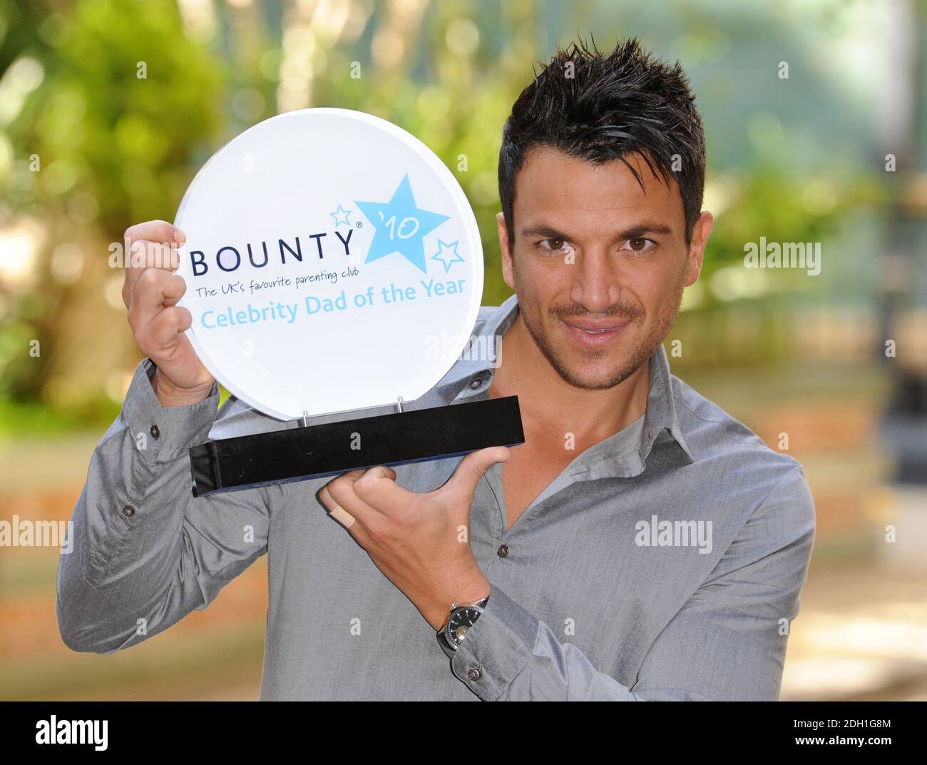 Peter Andre wird zum Bounty Celebrity Dad of the Year 2010, dem Crowne Plaza Hotel, Victoria, London, ernannt. Stockfoto