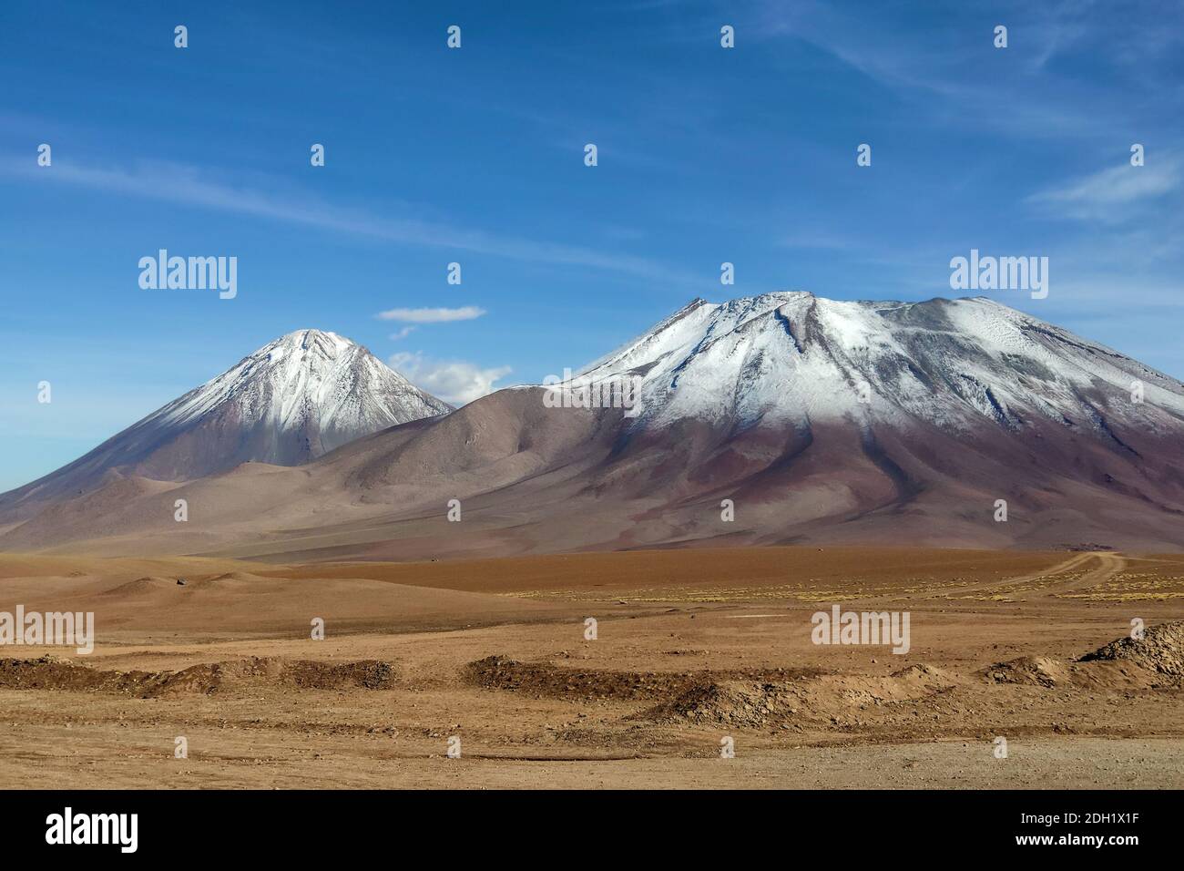 Blick auf den Vulkan Licancabur bei San Pedro de Atacama, Chile Stockfoto