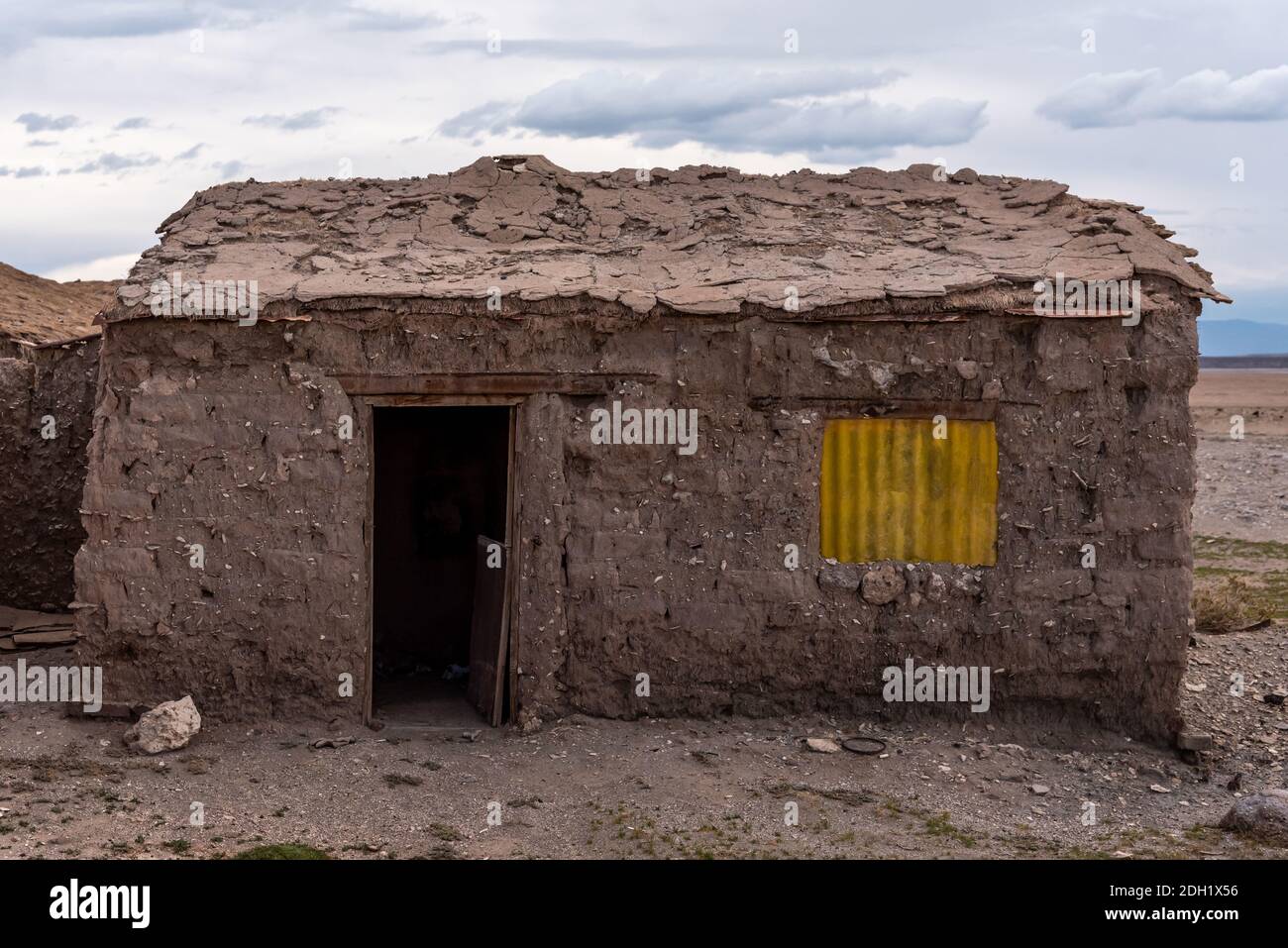 Verlassene Adobo-Hütte mitten im bolivianischen Hochland Stockfoto