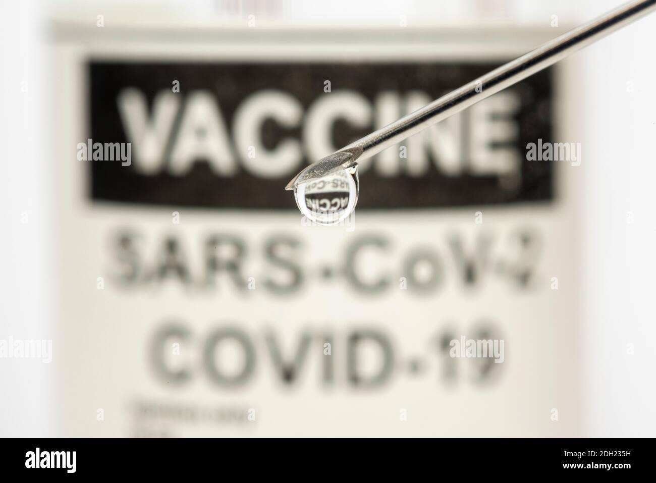 Impfen mit Serum gegen COVID-19 Coronavirus Stockfoto