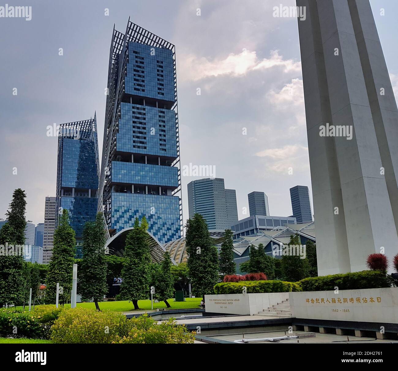 SINGAPUR, SINGAPUR - 6. Mai 2017: Ikonische Hochhausarchitektur im Geschäfts- und Finanzzentrum Stockfoto
