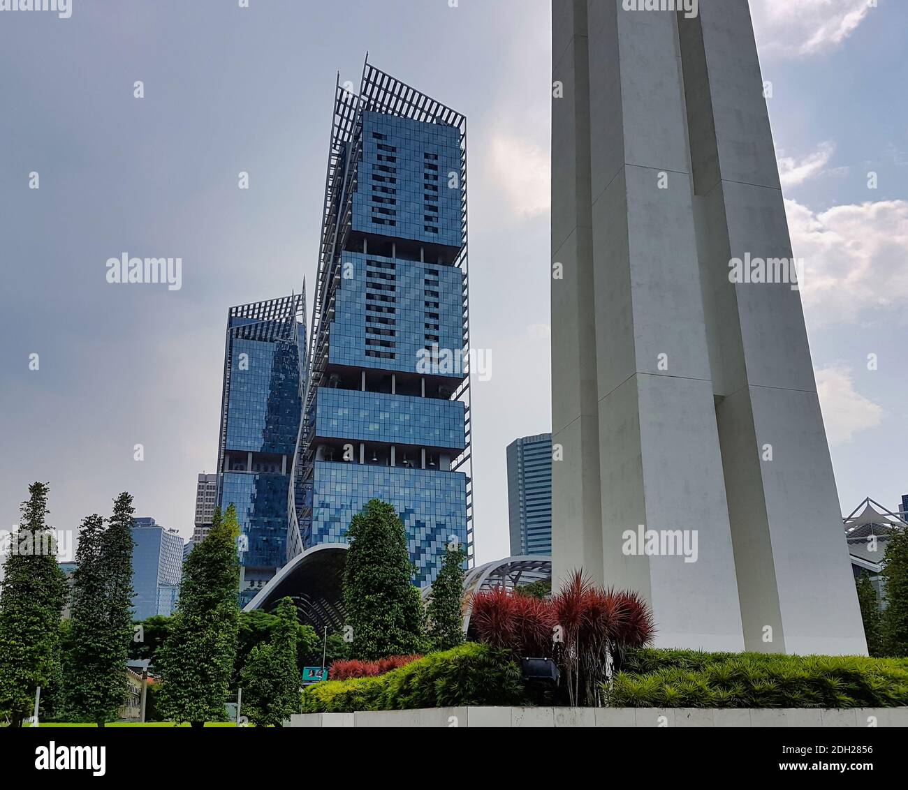 SINGAPUR, SINGAPUR - 6. Mai 2017: Ikonische Hochhausarchitektur im Geschäfts- und Finanzzentrum Stockfoto