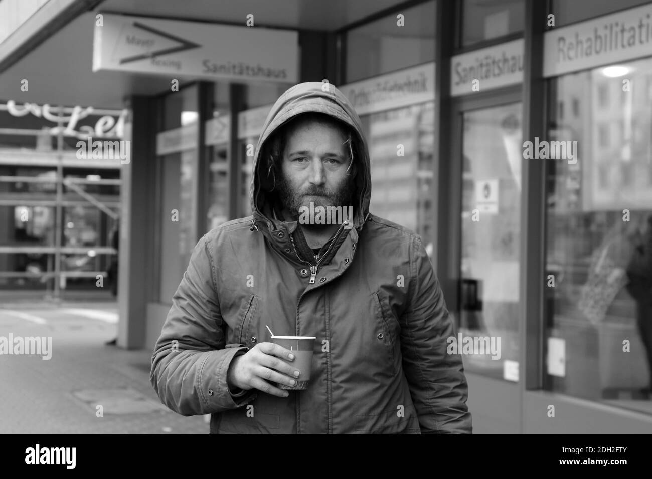 Mannheim, Deutschland, Dezember 2020: Obdachlose in Zeiten von Corona. Die Corona-Virus-Pandemie verschärft die Situation der Obdachlosen im Land ( Stockfoto