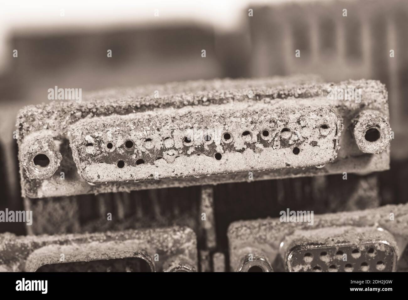 Monochromatische Sepia abstrakt von PC-Motherboard / Desktop-PC-Motherboard Oberfläche behandelt. Als Technologie abstrakt, abstrakte Computer, alte Technologie. Stockfoto