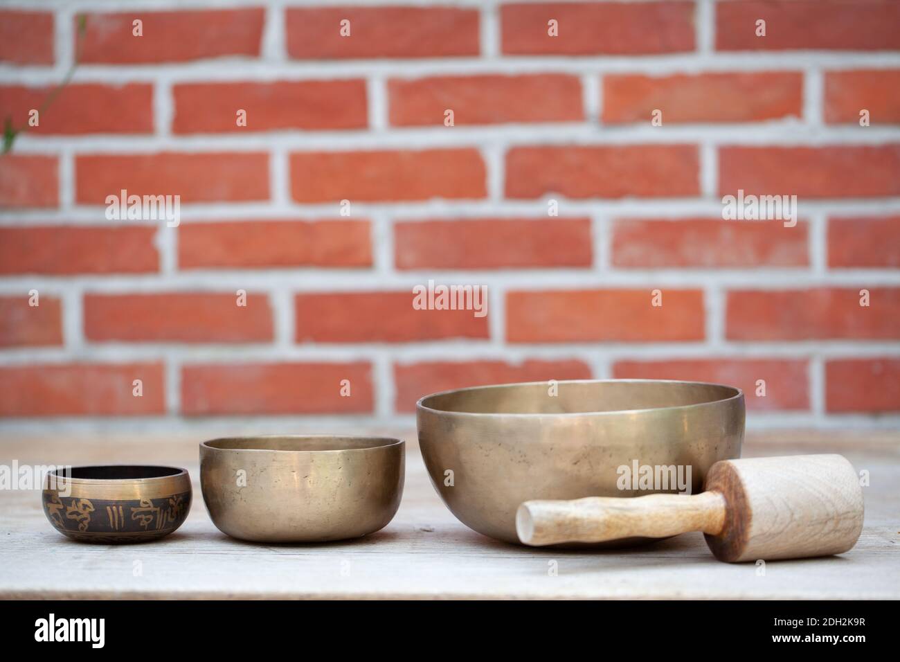 Ganzheitlicher heilender tibetischer Klangschalen Stockfoto