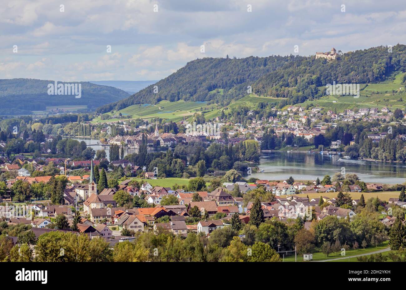 Eschenz und Stein am Rhein mit Burg Hohenklingen, Schweiz Stockfoto