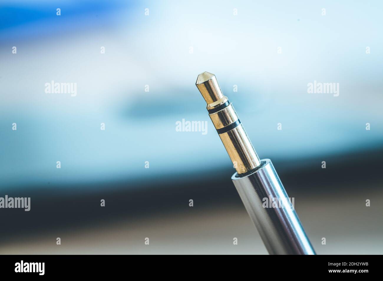 Audio-Jack-Konzept: Nahaufnahme einer 3,5-mm-Audio-Buchse Stockfoto
