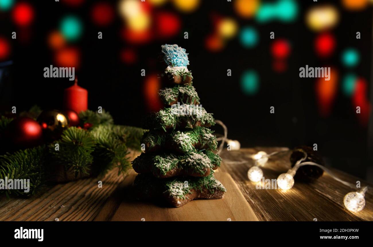 Weihnachtskomposition. Lebkuchen Fichte. Weihnachten wreath.selective Fokus. Stockfoto