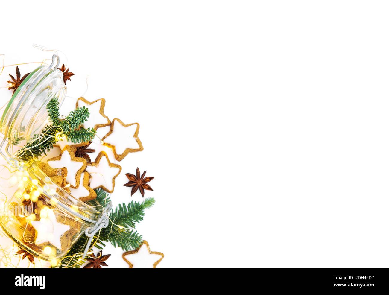 Lebkuchen Sterne Cookie mit Weihnachten Bokeh Lichter Dekoration Stockfoto