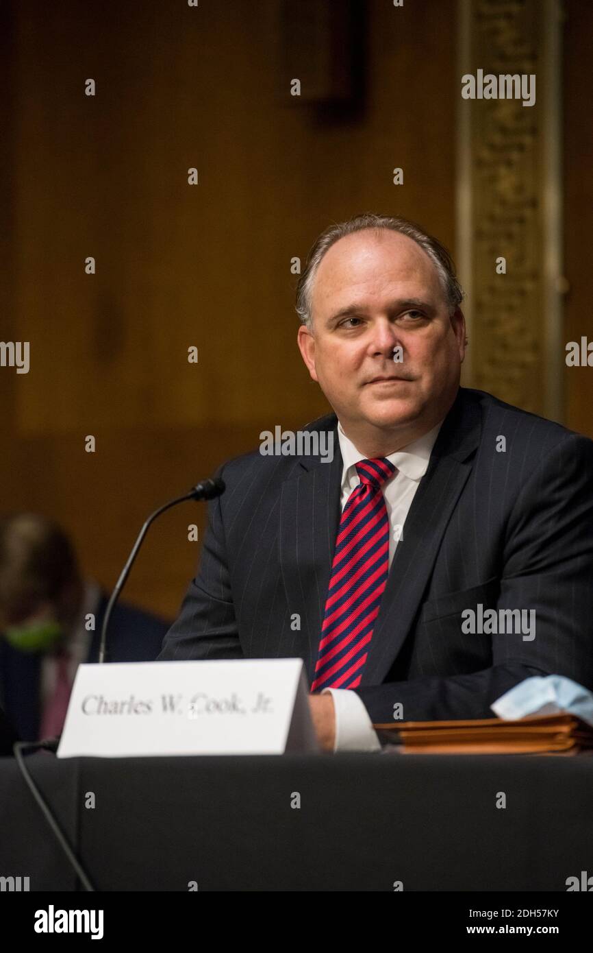 Charles W. Cook, Jr. erscheint vor einem Senatsausschuss für Umwelt und öffentliche Arbeiten - Unterausschuss für saubere Luft und nukleare Sicherheit Anhörung über seine bevorstehende Ernennung zum Mitglied des Verwaltungsrats der Tennessee Valley Authority im Dirksen Senate Office Building auf dem Capitol Hill in Washington, DC, Mittwoch, 9. Dezember 2020. Kredit: Rod Lampey/CNP /MediaPunch Stockfoto