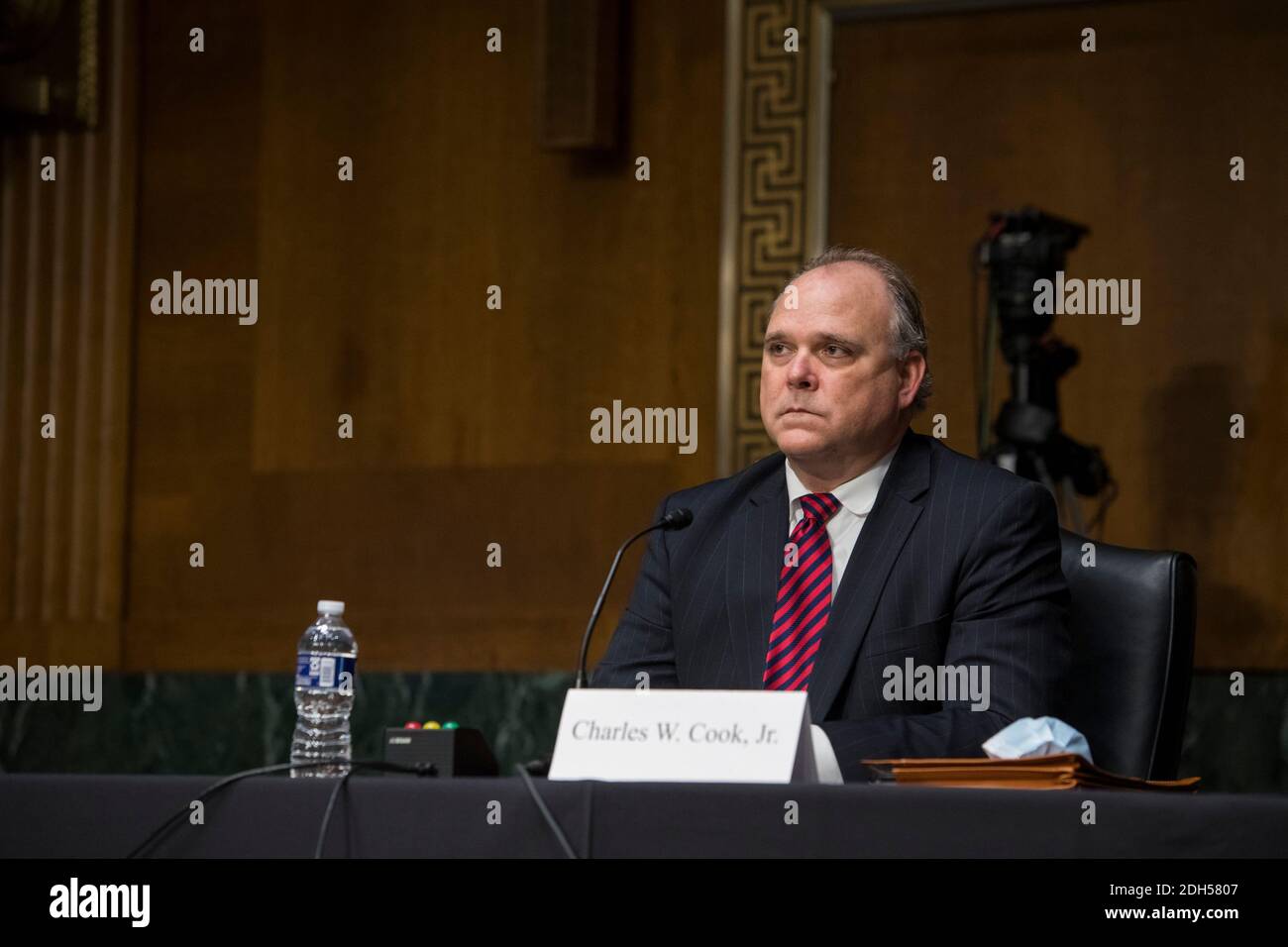 Charles W. Cook, Jr. erscheint vor einem Senatsausschuss für Umwelt und öffentliche Arbeiten - Unterausschuss für saubere Luft und nukleare Sicherheit Anhörung über seine bevorstehende Ernennung zum Mitglied des Verwaltungsrats der Tennessee Valley Authority im Dirksen Senate Office Building auf dem Capitol Hill in Washington, DC, Mittwoch, 9. Dezember 2020. Kredit: Rod Lampey/CNP /MediaPunch Stockfoto