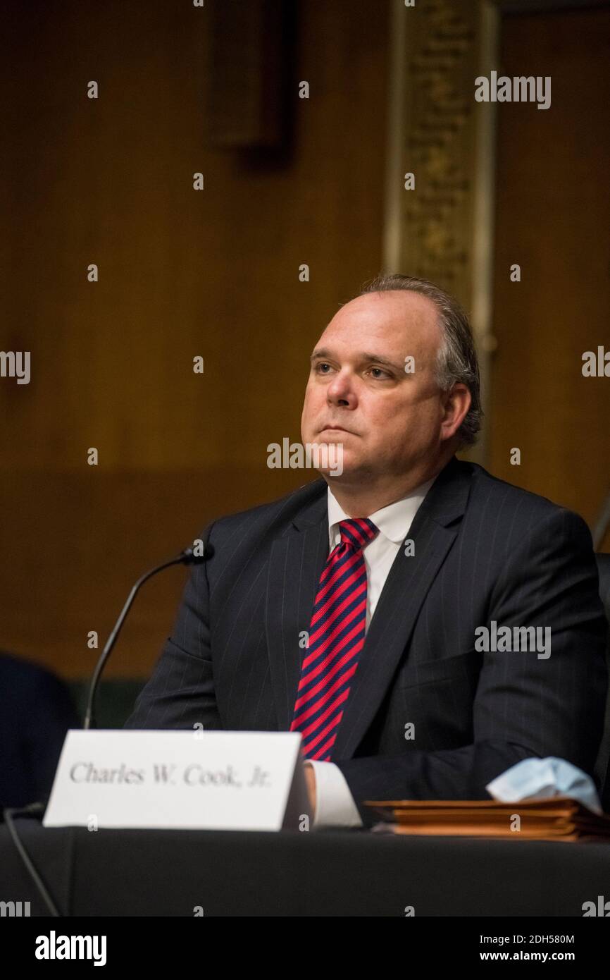 Charles W. Cook, Jr. erscheint vor einem Senatsausschuss für Umwelt und öffentliche Arbeiten - Unterausschuss für saubere Luft und nukleare Sicherheit Anhörung über seine bevorstehende Ernennung zum Mitglied des Verwaltungsrats der Tennessee Valley Authority im Dirksen Senate Office Building auf dem Capitol Hill in Washington, DC, Mittwoch, 9. Dezember 2020. Kredit: Rod Lampey/CNP /MediaPunch Stockfoto