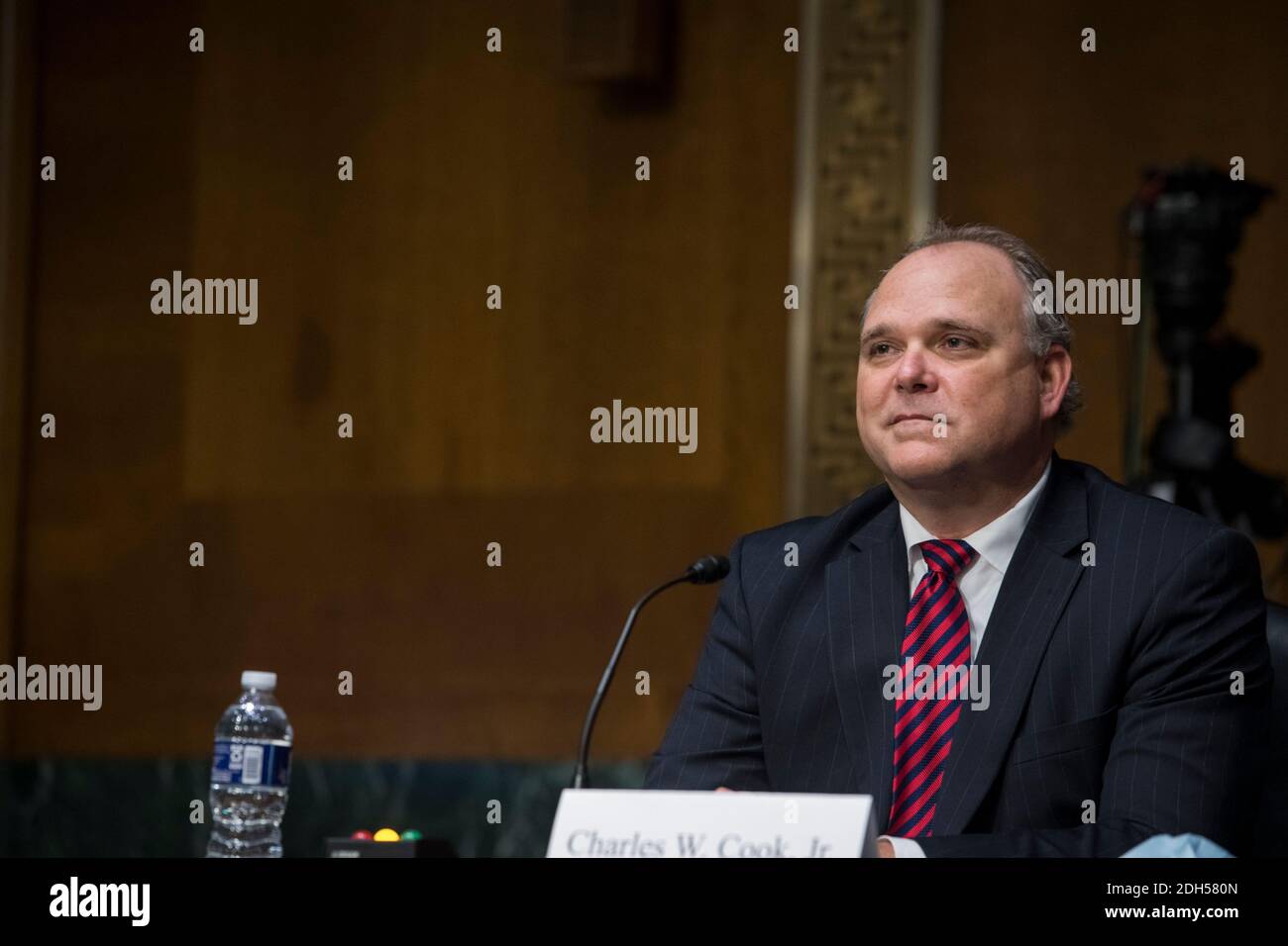 Charles W. Cook, Jr. erscheint vor einem Senatsausschuss für Umwelt und öffentliche Arbeiten - Unterausschuss für saubere Luft und nukleare Sicherheit Anhörung über seine bevorstehende Ernennung zum Mitglied des Verwaltungsrats der Tennessee Valley Authority im Dirksen Senate Office Building auf dem Capitol Hill in Washington, DC, Mittwoch, 9. Dezember 2020. Kredit: Rod Lampey/CNP /MediaPunch Stockfoto