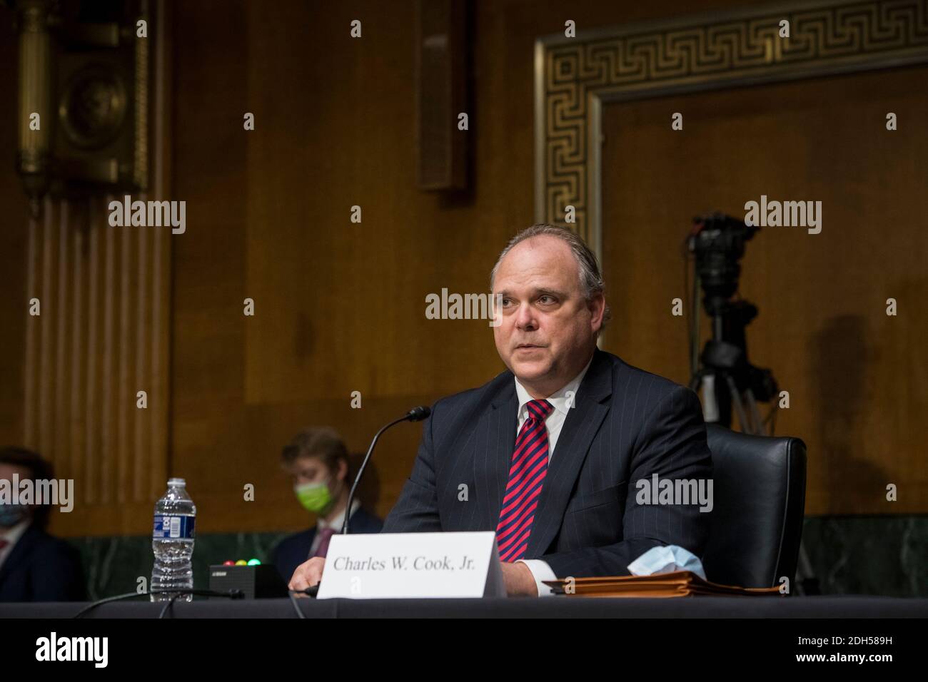 Charles W. Cook, Jr. erscheint vor einem Senatsausschuss für Umwelt und öffentliche Arbeiten - Unterausschuss für saubere Luft und nukleare Sicherheit Anhörung über seine bevorstehende Ernennung zum Mitglied des Verwaltungsrats der Tennessee Valley Authority im Dirksen Senate Office Building auf dem Capitol Hill in Washington, DC, Mittwoch, 9. Dezember 2020. Kredit: Rod Lampey/CNP /MediaPunch Stockfoto
