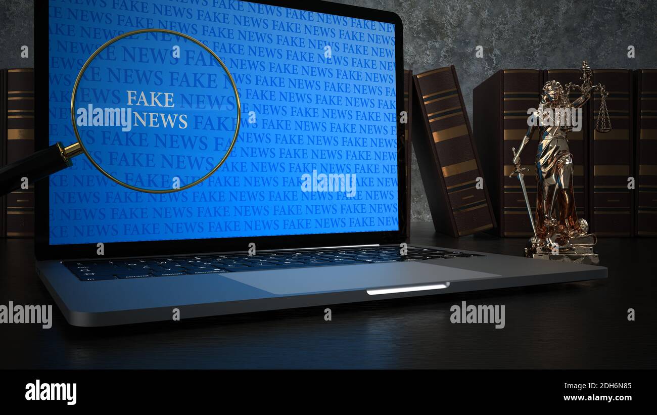 Fake News Notizbuch Lupe Lady Justice Statue Stockfoto