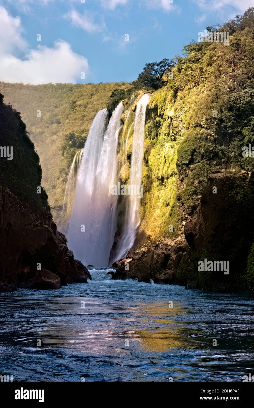 Der atemberaubende Wasserfall Tamul, Huasteca Potosina, San Luis Potosi, Mexiko Stockfoto