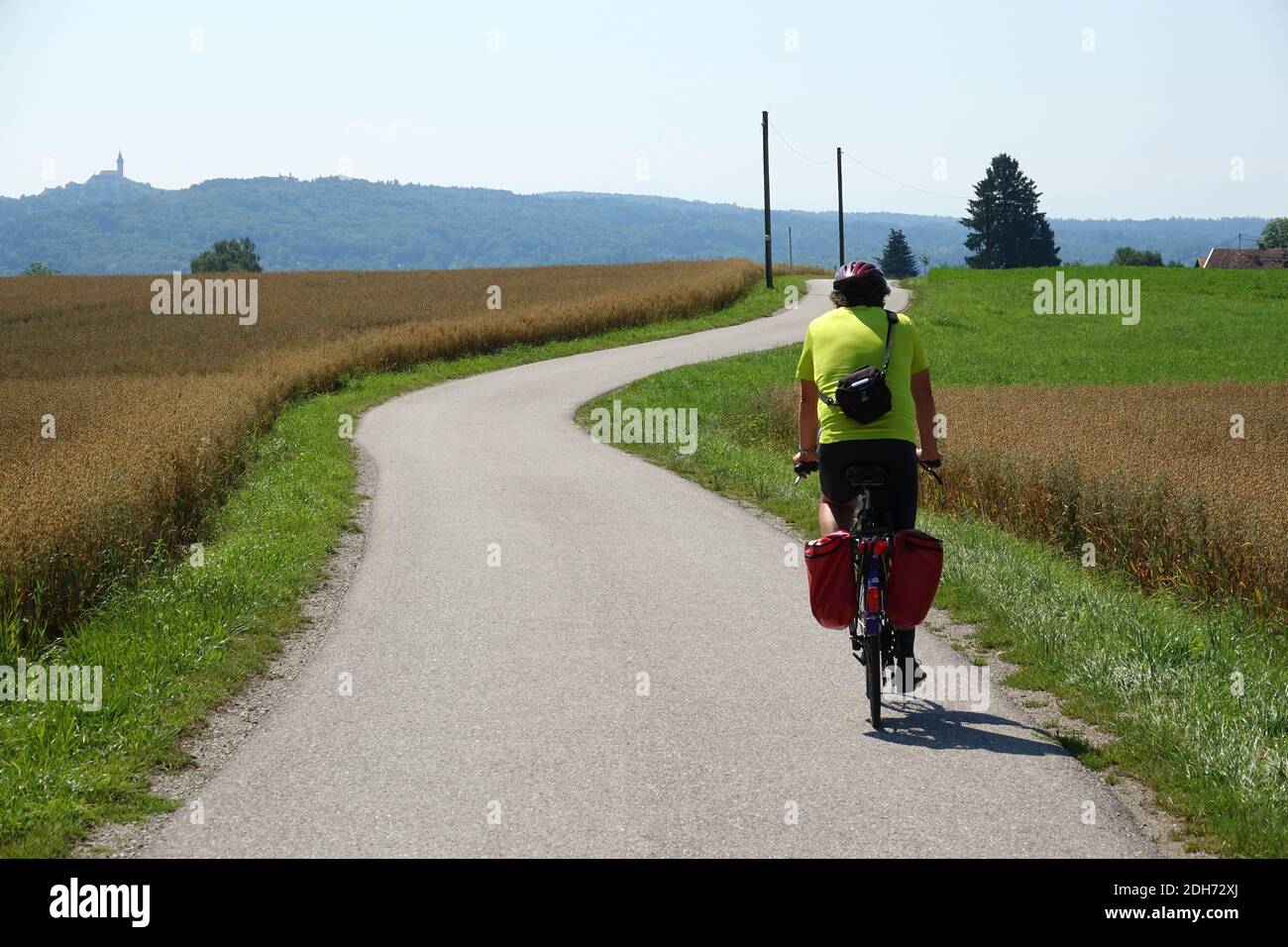 Radweg bei Breitbrunn am Ammersee Stockfoto