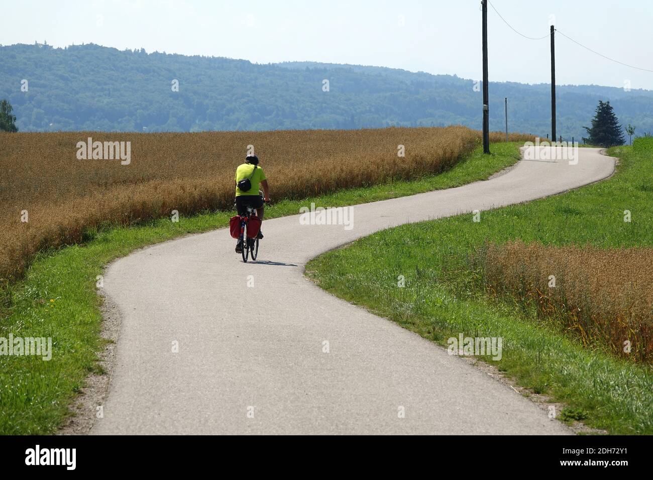 Radweg bei Breitbrunn am Ammersee Stockfoto