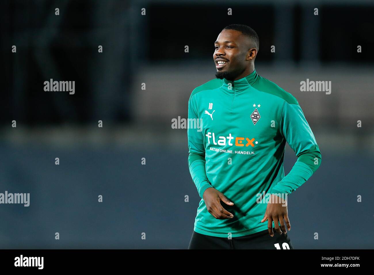 Madrid, Spanien. Dezember 2020. Marcus Thuram von Monchengladbach erwärmt sich vor dem UEFA Champions League, Gruppe B Fußballspiel zwischen Real Madrid und Borussia Monchengladbach am 9. dezember 2020 in Ciudad Deportiva Real Madrid in Valdebebas, Madrid, Spanien - Foto Oscar J Barroso / Spanien DPPI / DPPI / LM Kredit: Paola Benini/Alamy Live News Stockfoto