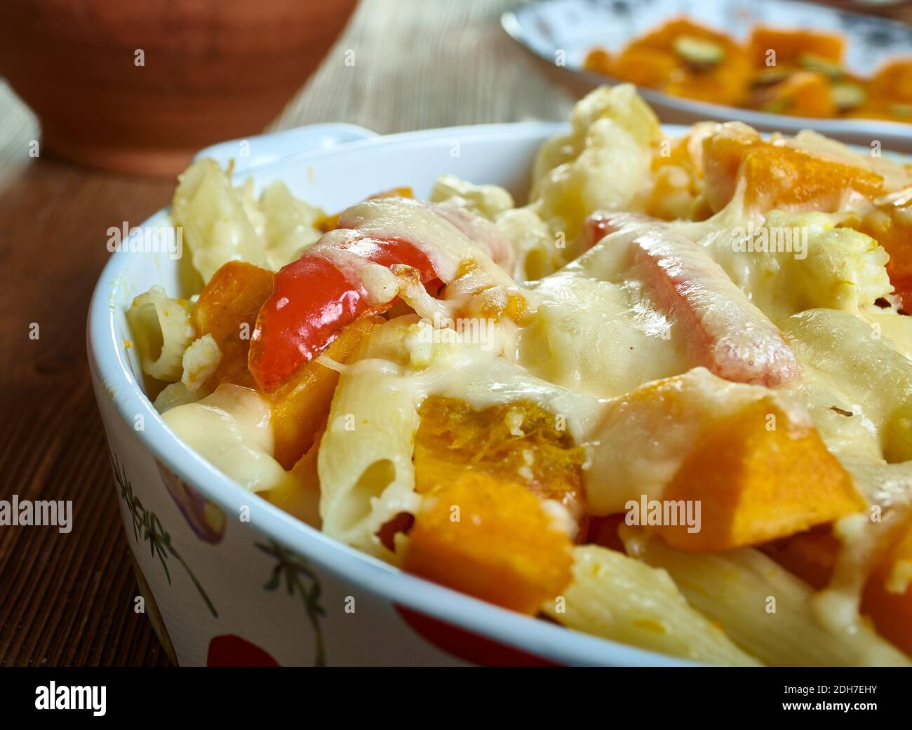 Squash, Ricotta sage Pasta backen Stockfoto