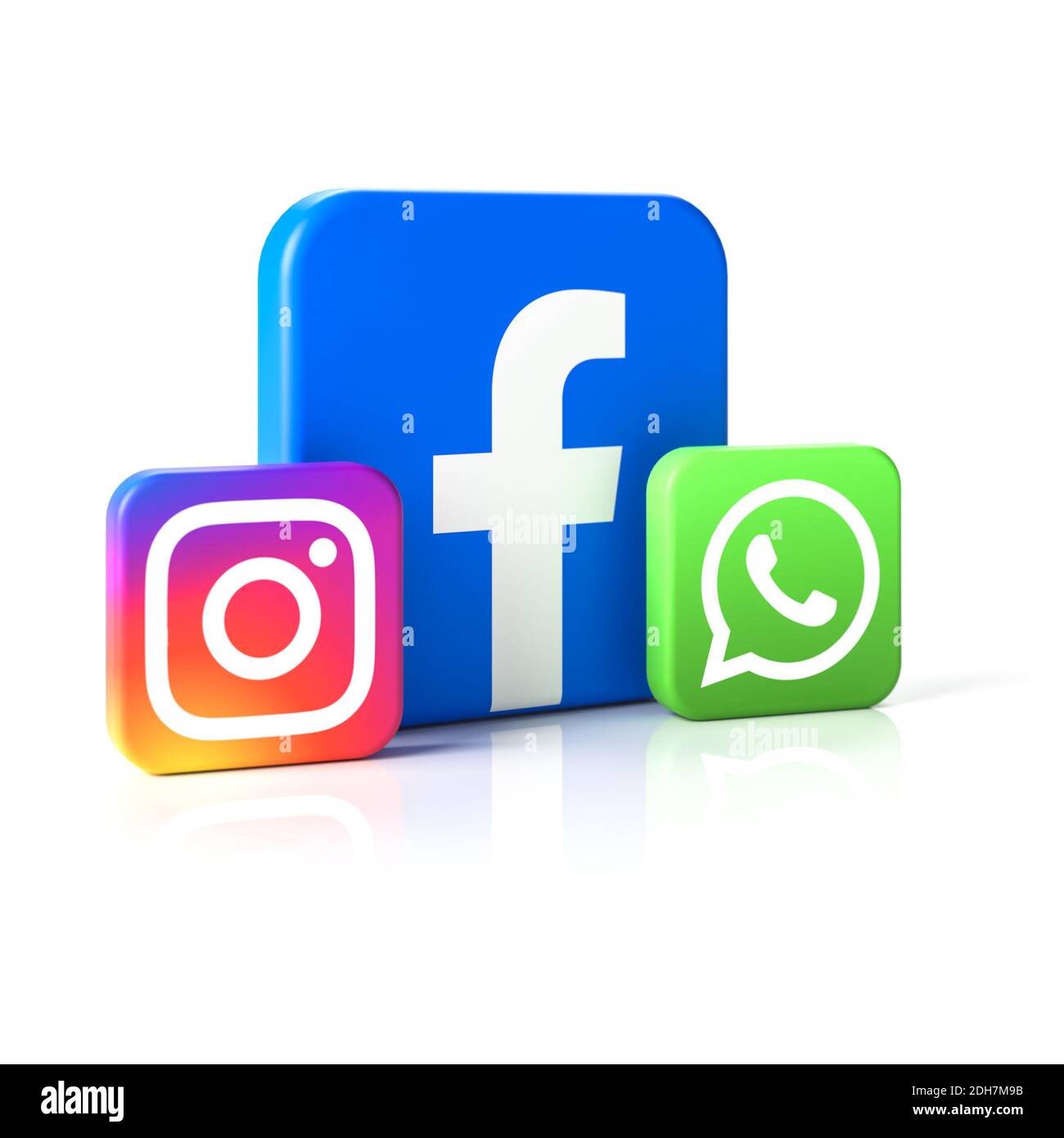 Logos der Social Media Unternehmen Facebook, Instagram und Whatsapp. Instagram und Whatsapp gehören zur Facebook-Gruppe, deshalb ist Facebook bei Stockfoto