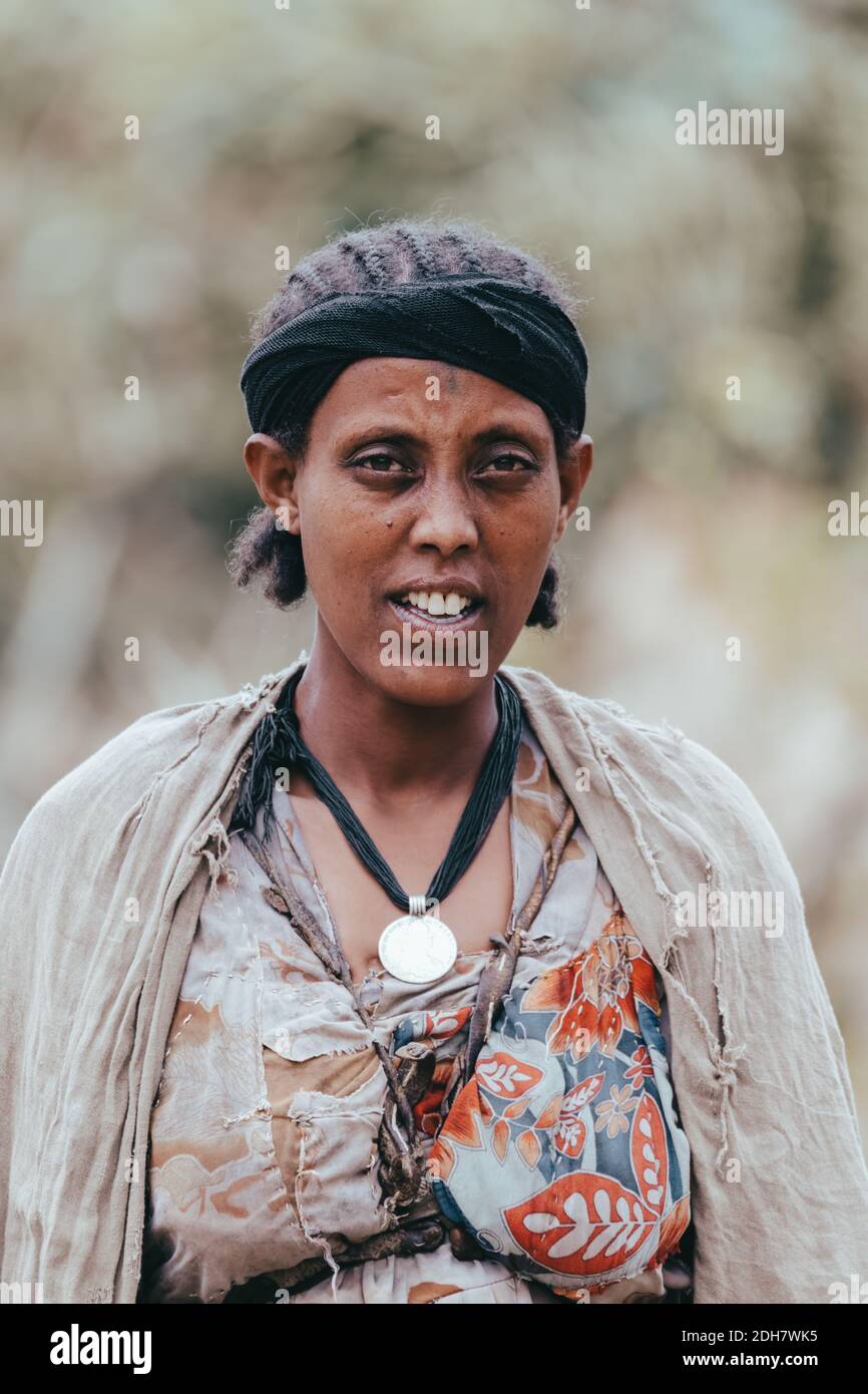 Äthiopische Hirtin Frau in der Nähe von Gondar Stadt, Äthiopien Stockfoto
