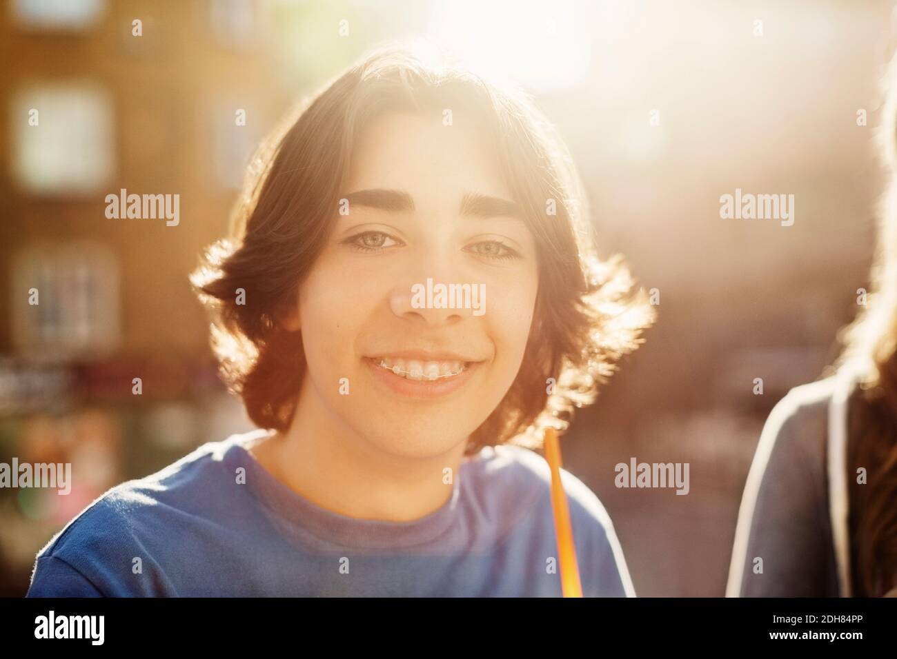 Portrait von glücklichen Teenager im Freien Stockfoto