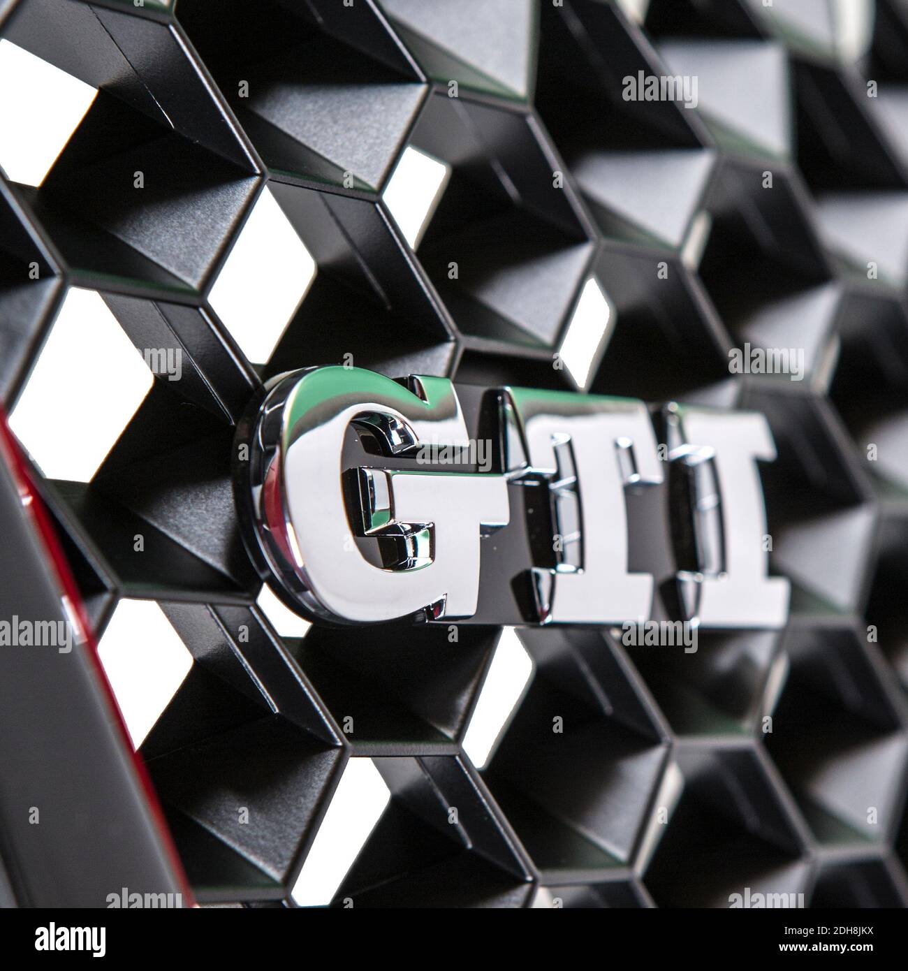 GTI Schriftzug im Kühlergrill eines VW Golf Stockfoto