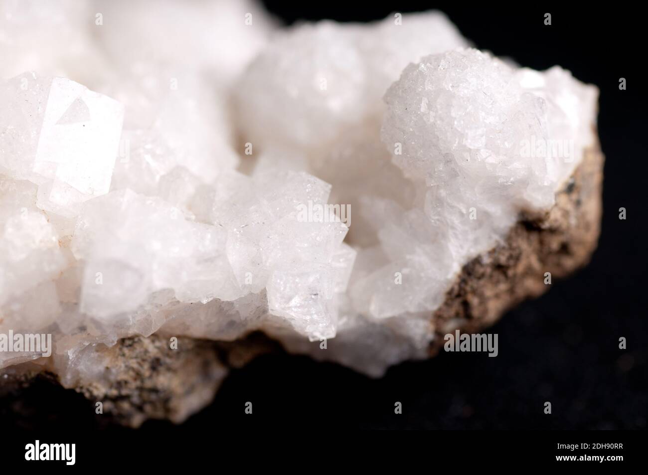 Weiß chabazite Crystal mineral Probe auf Granit Stockfoto