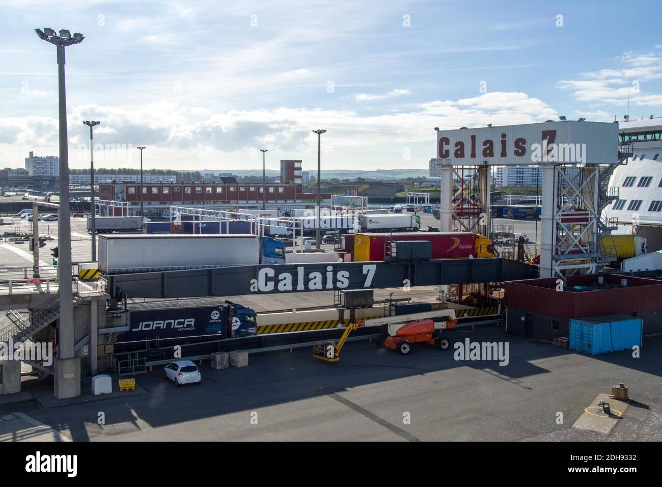 Einschiffungsmöglichkeiten im Hafen von Calais. Stockfoto