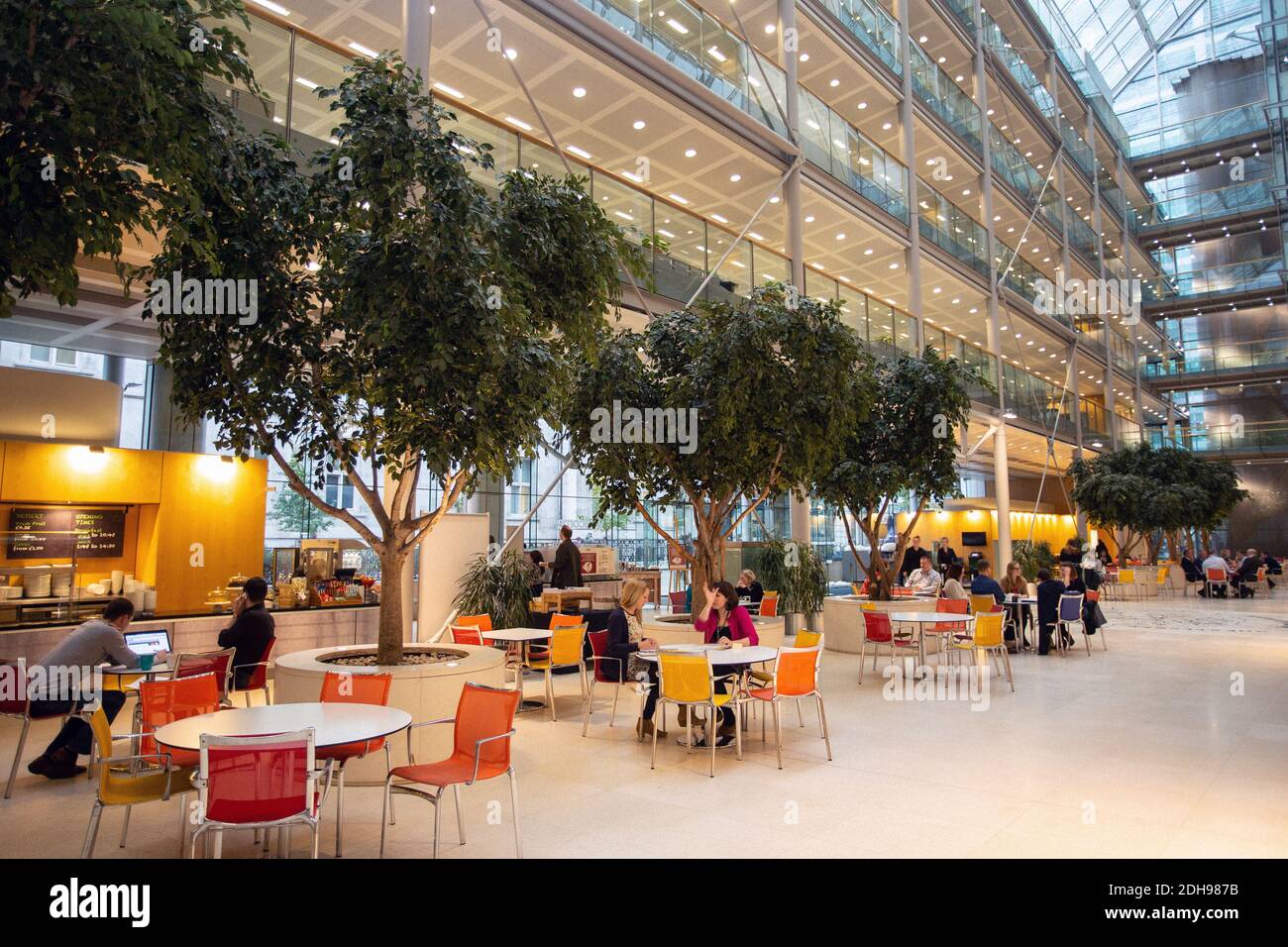 Der Wellcome Trust in London, England, Großbritannien, ist eine weltweit führende gemeinnützige Stiftung, die sich der Gesundheitsforschung und Innovation widmet. Stockfoto