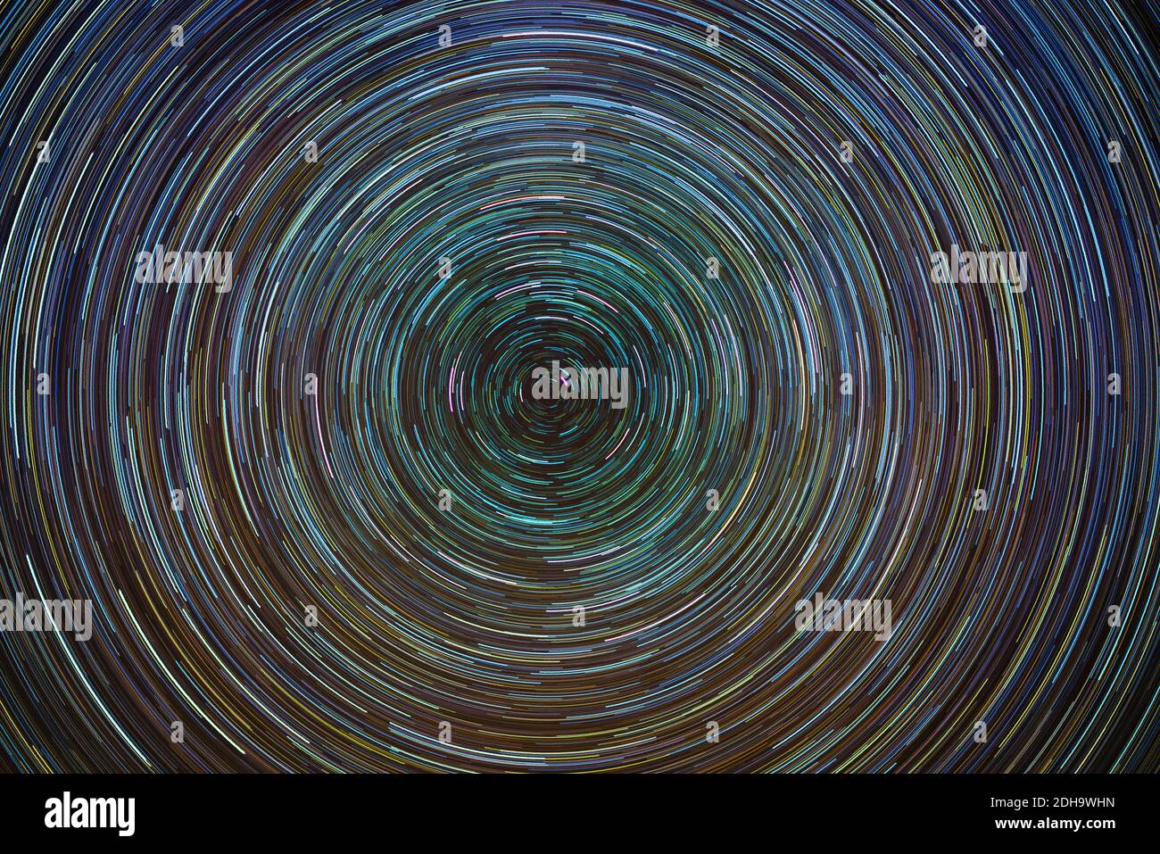 Die Rotation der Sterne in einem kreisförmigen Muster sieht aus wie endlose Ideen. Stockfoto