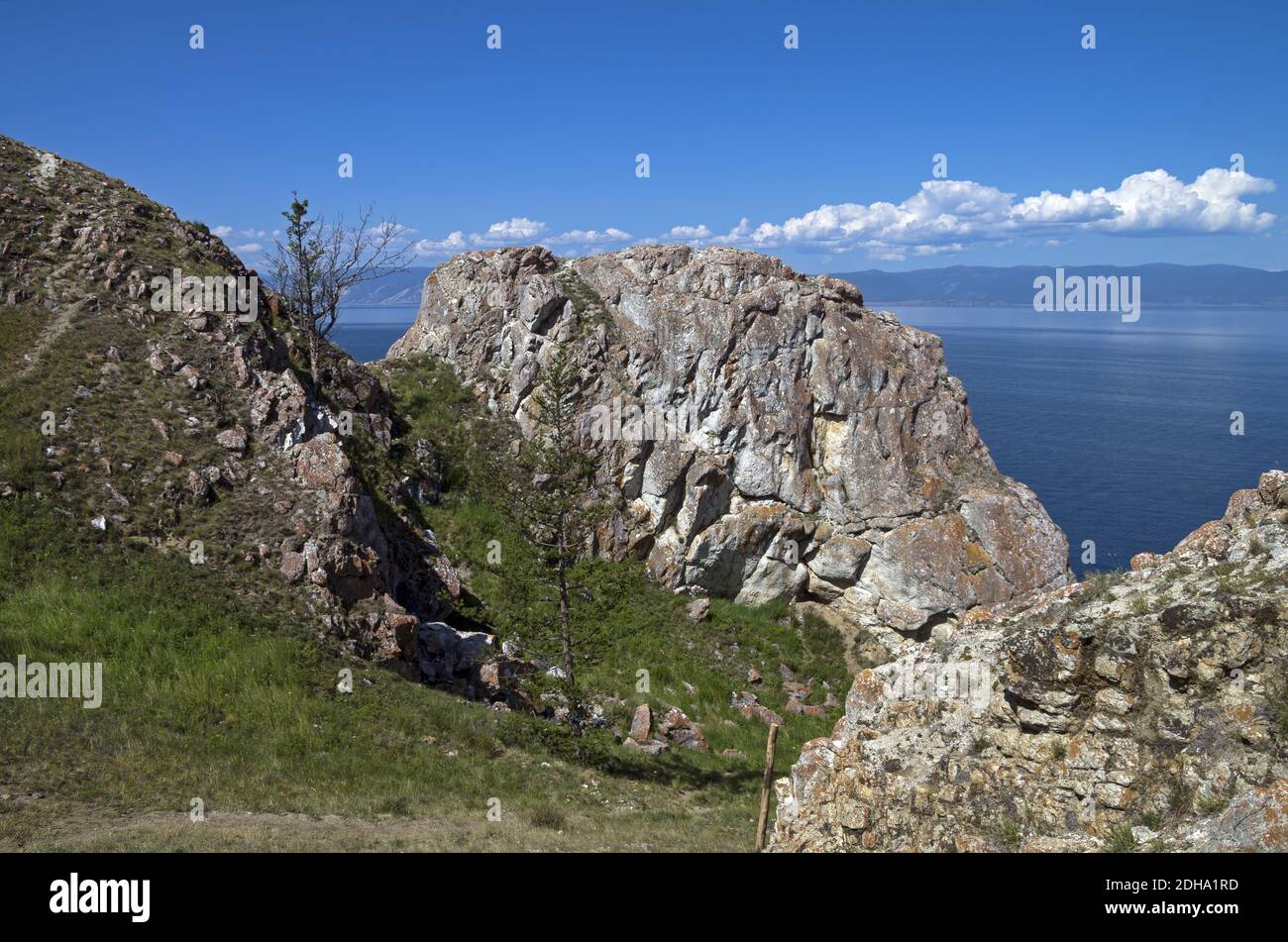 Küstenklippen. Baikalsee, Russland. Stockfoto
