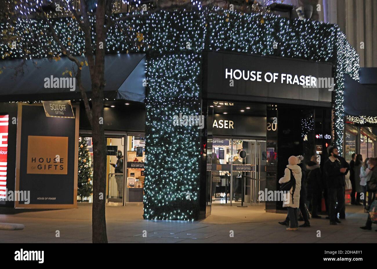 Haus Fraser in der Oxford Street in London. Mike AshleyÕs Fraser Group ist daran interessiert, Teile der Arcadia Group zu schnappen, nachdem Sir Philip GreenÕs Retail-Imperium letzte Woche in die Verwaltung stürzte. Stockfoto