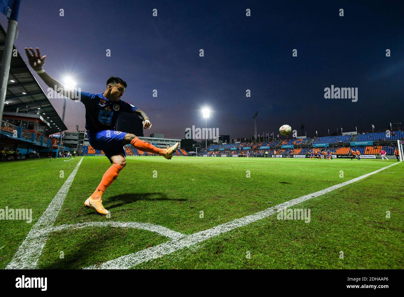 Charyl Chappuis von Port FC in Aktion während der Chang FA Cup 2020 Runde, 32 Finalmannschaften Spiel zwischen Port FC und MOF Customs United F.C. im PAT Stadium.( Endstand; Port FC 6:3 Muangthong United F.C.) Stockfoto