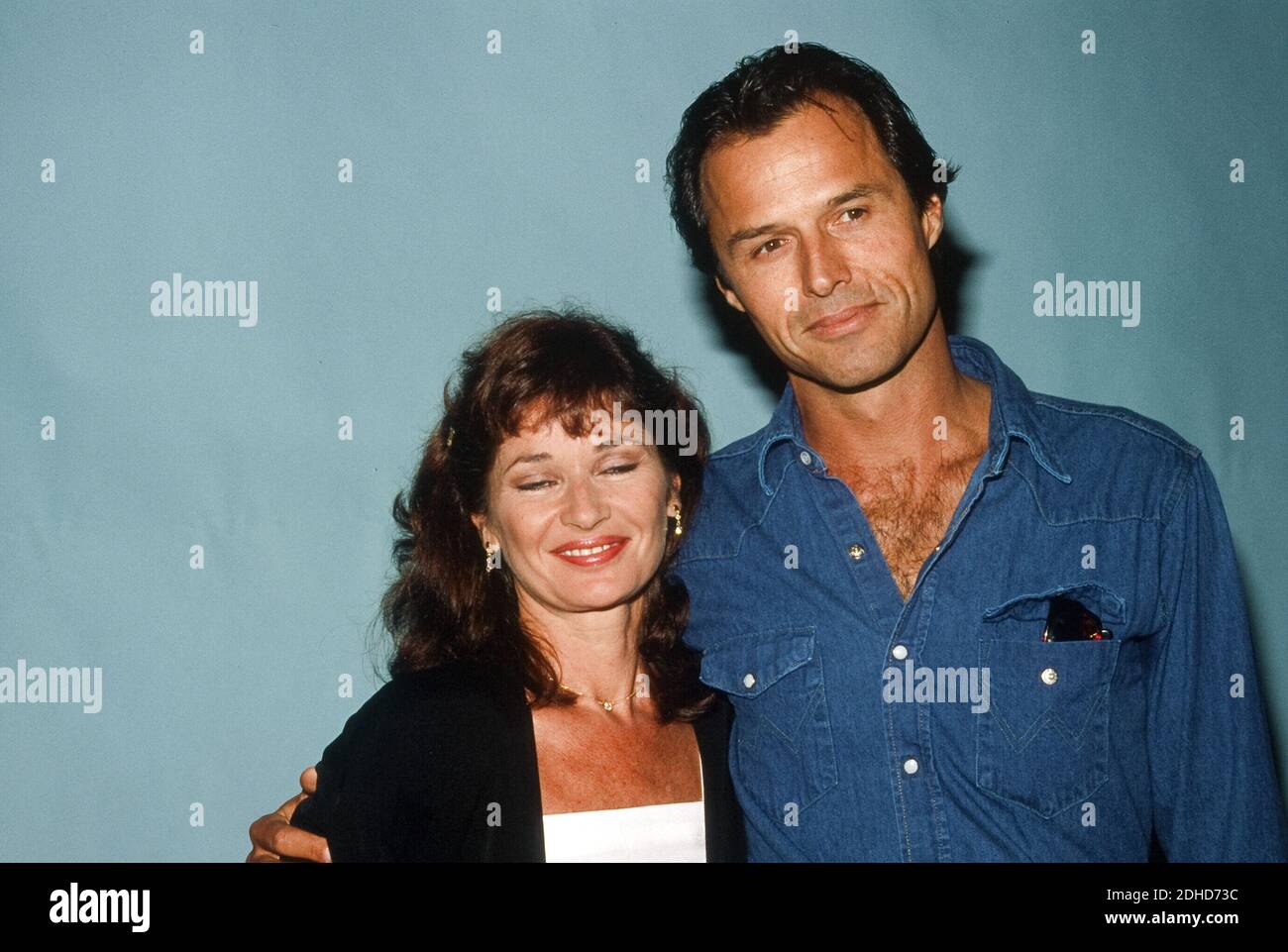 Stephanie Beacham Michael Nader Um 1984 Aktenzeichen 34000 1076pltha Stockfotografie Alamy