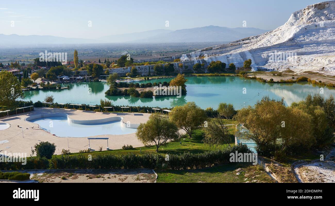 Natürliche Travertin Pools in Pamukkale. Stockfoto